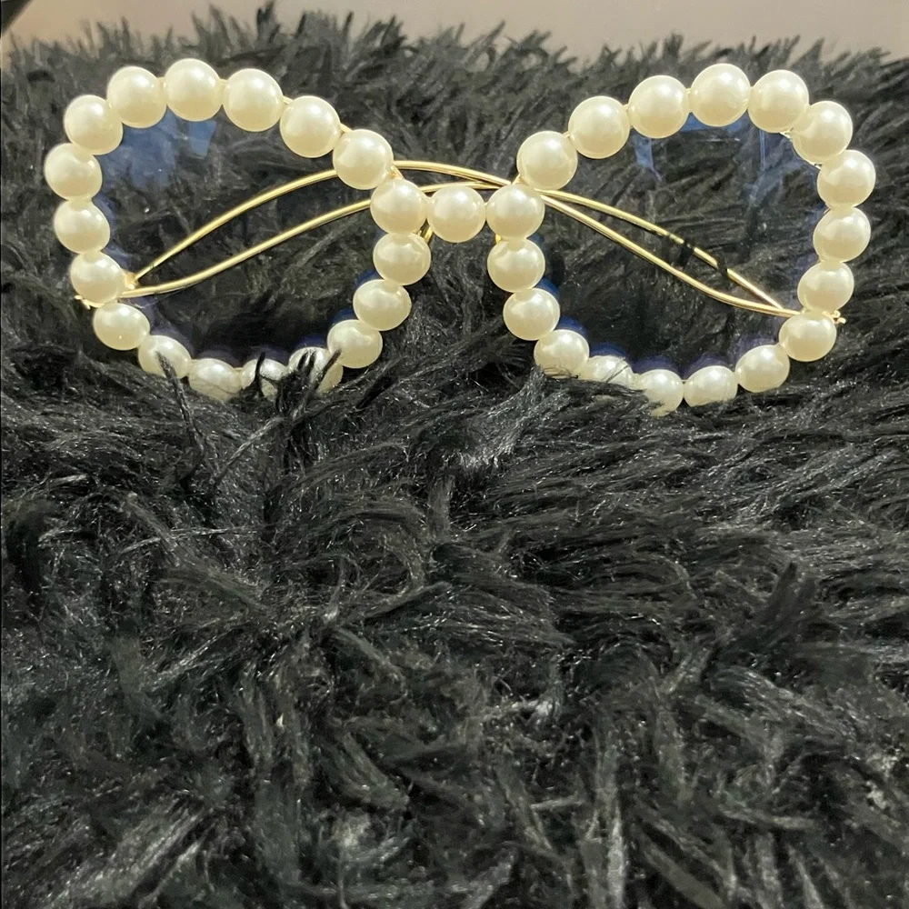 Faux Pearl-Embellished Round Gold Frame, Ivory Pearls - Picture 1 of 14